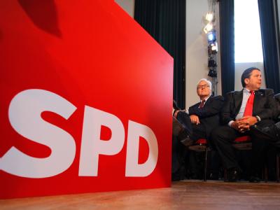 Frank-Walter Steinmeier und der SPD-Bundesvorsitzende Sigmar Gabriel leisten in Rostock-Warnemünde Wahlkampf-Hilfe. SPD im Wahlkampf