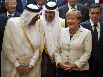 Kanzlerin Merkel bei der Libyen-Konferenz in Paris. Die libyschen Rebellen erhalten aus Deutschland eine Milliarde Euro aus bislang eingefrorenen Geldern des Gaddafi-Regimes. Bundeskanzlerin Merkel in Paris