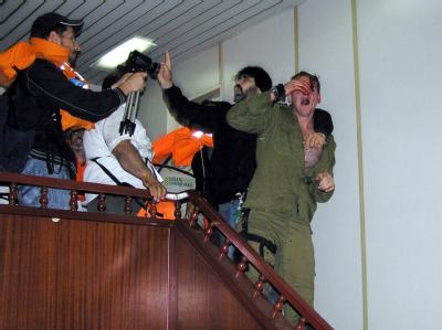 Ein israelisches Elitekommando hatte bei der Erstürmung des türkischen Schiffes «Mavi Marmara» neun türkische Aktivisten getötet. Stürmung der 'Mavi Marmara'