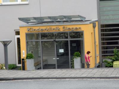 In der Siegener Kinderklinik sind drei frühgeborene Babys unter ungeklärten Umständen gestorben. Kinderklinik Siegen