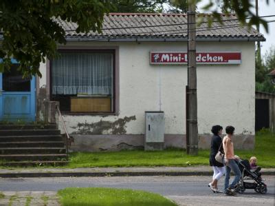 Die Dorfstraße: Voigtsdorf ist mit 99 Stimmberechtigten das kleinste Wähler-Dorf. Landtagswahlen: Kleinstes Wähler-Dorf