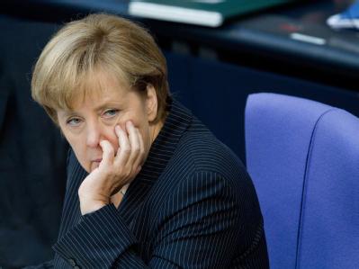 Regierungsverantwortung in stürmischen Zeiten: Kanzlerin Merkel im Bundestag. Angela Merkel