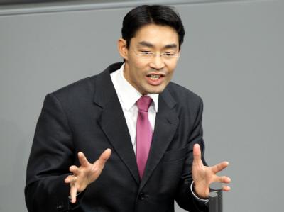 Bundeswirtschaftsminister Philipp Rösler spricht im Deutschen Bundestag. Philipp Rösler