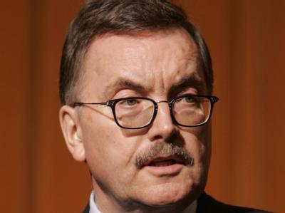 Der scheidende Chefvolkswirt der Europäischen Zentralbank, Jürgen Stark, spricht sich gegen einen stärkeren Schlusserlass für Griechenland aus. Foto: dpa Jürgen Stark