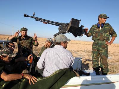 Libysche Rebellen bereiten sich auf den Vormarsch auf Bani Walid vor. Libysche Rebellen