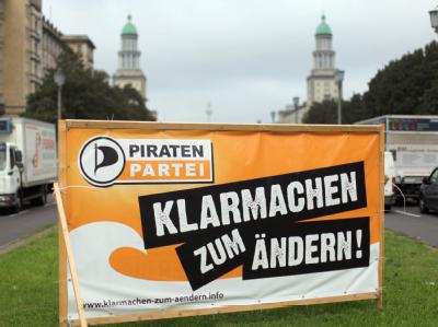Die Piratenpartei hat in Berlin gute Chancen, erstmals in ein Landesparlament einzuziehen. Piratenpartei vor dem Durchbruch