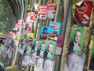 Bei der Wahl zum Berliner Abgeordnetenhaus treten 22 Parteien an. Wahlplakate in Berlin