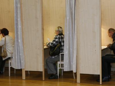 Wahl in Lettland: Die Partei der russischen Minderheit Harmonie-Zentrum hat einen historischen Wahlsieg errungen. Wahl in Lettland