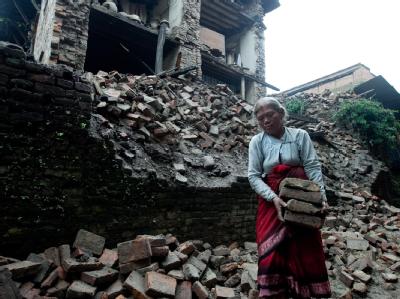 Ein starkes Erdbeben hat den Nordosten Indiens und Teile Nepals und Tibets erschüttert. Zerstörungen bei Kathmandu