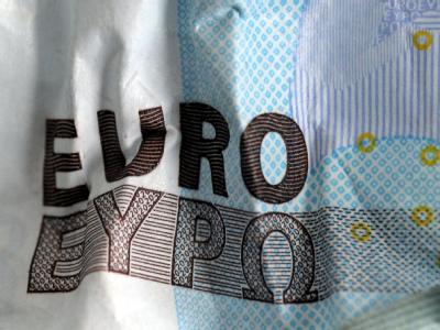 Die kaum enden wollenden Hiobsbotschaften in der Schuldenkrise haben den Euro am Devisenmarkt deutlich geschwächt. Euro