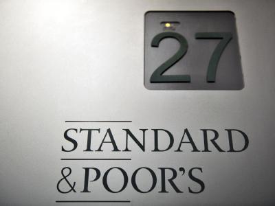 Die Rating-Agentur S&P stuft die Kreditwürdigkeit des hochverschuldeten Landes von «A+» auf «A» ab. Euro-Schuldenkrise