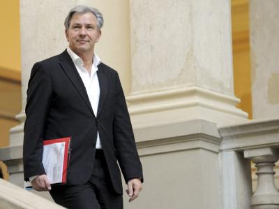 Berlins Regierender Bürgermeister Klaus Wowereit (SPD) beginnt die Sondierungsgespräche mit den Grünen. Klaus Wowereit