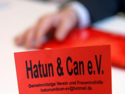 Der Vorsitzende des Frauennothilfevereins Hatun & Can muss wegen Betrugs für vier Jahre und zehn Monate in Haft. Hatun & Can e.V.