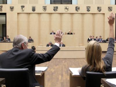 Auch der Bundesrat berät noch einmal über den Euro-Rettungsschirm. Bundesrat