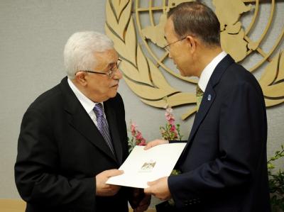 Die große Mehrheit der Staatenwelt hat viel Sympathie für den Aufnahmeantrag: Palästinenserpräsident Mahmud Abbas (l.) im Gespräch mit UN-Chef Ban Ki Moon. Mahmud Abbas und Ban Ki Moon.