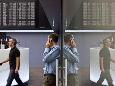 Börse in Frankfurt am Main: Nicht nur hier warten die Händler gespannt auf die Abstimmung im Bundestag. Börse in Frankfurt am Main