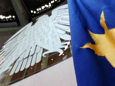 Mehr Geld für die Euro-Rettung: Der Bundestag stimmt über die umstrittene Ausweitung des Euro-Rettungsschirms ab. Euro-Schuldenkrise