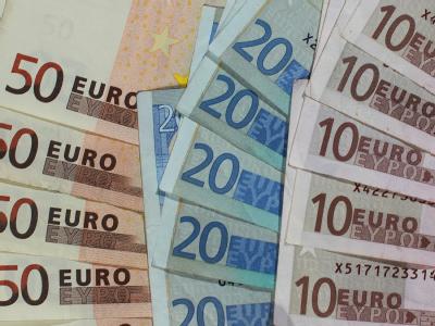 Am Mittwoch hatte die EU-Kommission Vorschläge für eine neue Finanztransaktionssteuer in der EU beschlossen. Euro-Scheine