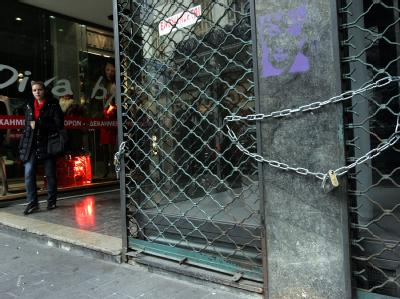 Griechenland steht vor der Pleite. Geschlossener Laden in Athen
