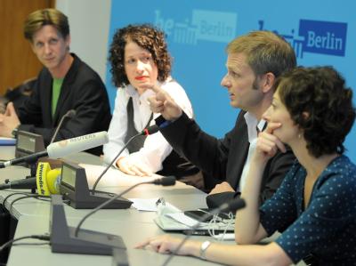 Die Vorsitzenden des Landesverbandes Berlin von Bündnis 90/Die Grünen sprechen im Roten Rathaus nach den gescheiterten Verhandlungen. Die Grünen