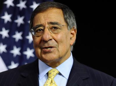 US-Verteidigungsminister Leon Panetta spricht im Nato-Hauptquartier in Brüssel: Die USA wollen nicht mehr die Löcher stopfen, die schrumpfende Verteidigungsetats der Europäer in der Nato aufreißen. US-Verteidigungsminister Leon Panetta