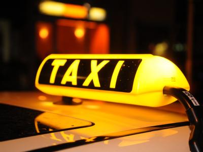 Über alle Testkategorien hinweg hat Barcelona das beste Taxiangebot in Europa. München, Köln, Mailand und Berlin folgen gleich danach. Foto: Felix Hörhager, dpa Taxitest