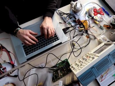 Der Chaos Computer Club warnt vor Sicherheitslücken bei der Software, die Strafermittler zur Überwachung von Internet-Telefonaten einsetzen. Symbolfoto: Tim Brakemeier Sicherheitslücken