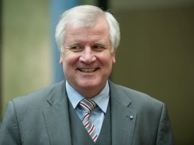 «Er gehört zu uns, wir wollen ihn»: Der bayerische Ministerpräsident Horst Seehofer. Archivfoto: Jörg Carstensen Seehofer