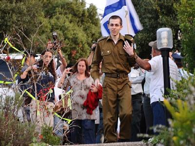 Gilad Schalit kehrt in sein Elternhaus in Mizpe Hila zurück. Foto: Israelische Armee Gilad Schalit zu Haue in Mizpe Hila