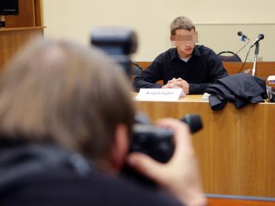 Der Angeklagte im Schwurgerichtssaal des Landgerichtes Gera. Archivfoto: Bodo Schackow, dpa Prozess