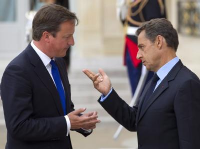 Frankreichs Präsident Nicolas Sarkozy (r) und der britische Premierminister David Cameron. Archivfoto: Ian Langsdon Cameron und Sarkozy