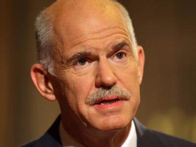 Kündigte überraschend ein Referendum über den unpopulären Sanierungskurs des hoch verschuldeten Landes an: Griechenlands Regierungschef Prime Minister Giorgos Papandreou. Foto: Vassilis Filis George Papandreou