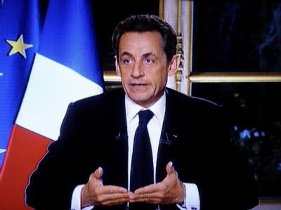 Präsident Sarkozy hat die Franzosen nach dem EU-Krisengipfel in Brüssel auf harte Zeiten eingeschworen. Er musste die Prognose für das Wirtschaftswachstum erneut revidieren. Die Franzosen sollen den Gürtel enger schnallen und sich am deutschen Beispiel or Frankreichs Präsident Nicolas Sarkozy