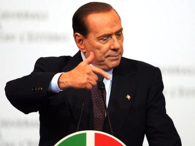 Italiens Regierungschef Silvio Berlusconi ist weiter unter Druck. Foto: Maurizio Brambatti Berlusconi