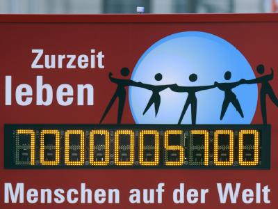Bis 2050 werden nach Schätzung der Vereinten Nationen mehr als neun Milliarden Menschen auf der Erde leben. Foto: Holger Hollemann Erdbevölkerung