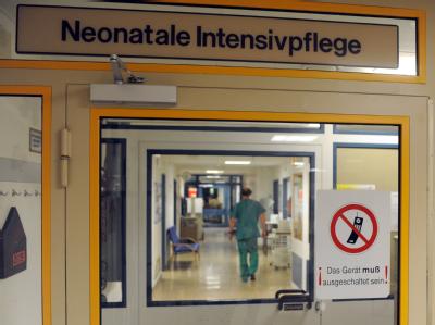 In Bremen ermittelt die Staatsanwaltschaft: «Wir prüfen, ob Mitarbeiter die Ursache für die Infektionen sein könnten.» Foto: Ingo Wagner Frühchen in Bremer Klinik gestorben