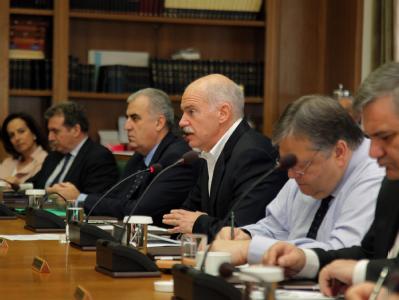 Kabinettssitzung in Athen - noch mit Giorgos Papandreou (M.) als Regierungschef. Foto: Vassilis Filis Kabinettssitzung in Athen