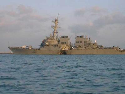 Bei dem Anschlag auf die «Cole» im Jemen waren vor elf Jahren 17 Amerikaner ums Leben gekommen. Archivfoto: National Security News Service/dpa US-Zerstörer USS Cole