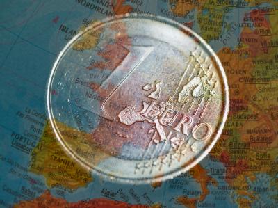Die Wirtschaft der Eurozone droht wegen der Schuldenkrise in eine Rezession abzurutschen. Symbolfoto: Patrick Pleul Rezessionsgefahr in Eurozone