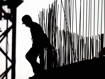 Die Wirtschaft der Eurozone droht wegen der Schuldenkrise in eine Rezession abzurutschen. Symbolfoto: Boris Roessler Brüssel warnt vor Rezessionsgefahr in Eurozone
