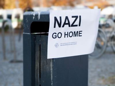 Ein Plakat mit der Aufschrift NPD-Parteitag