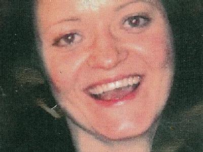 Fröhlich lachend und scheinbar harmlos: Beate Zschäpe auf einem Fahndungsfoto. Foto: Polizei Sachsen Beate Zschäpe
