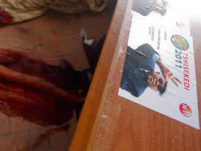 Blut im Parteihauptquartier des kongolesischen Oppositionsführers Etienne Tshisekedi: Am Samstag sind bei gewaltsamen Zusammenstößen im Kongo mindestens zwei Menschen ums Leben gekommen. Foto: Dai Kurokawa Gewalt im Kongo