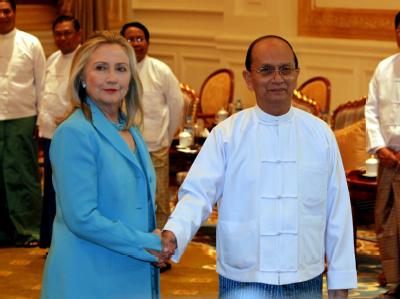 «Dies ist ein historischer Besuch»: US-Außenministerin Hillary Clinton und Birmas Präsident Thein Sein. Foto: Nyein Chan Naing Clinton und Sein