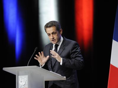 Sarkozy setzte sich in der landesweit im Fernsehen ausgestrahlten Rede vor 5000 Menschen in Toulon positiv in Szene. Foto: Eric Feferberg Sarkozy