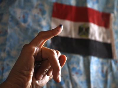 Am vierten Tag der ägyptischen Parlamentswahl sind erste Anzeichen von Wahlmüdigkeit zu erkennen. Foto: Amel Pain, dpa Wahlen in Ägypten