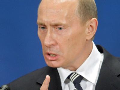 Will Missverständnisse aus dem Weg räumen und stellt sich den Fragen der Bevölkerung: Russlands Regierungschef Putin. Foto: Yuri Kochetkov/Archiv Putin