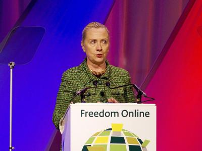 Spätestens seit dem Arabischen Frühling ist der Nutzen des Internets für die Zivilgesellschaft offenbar geworden. Doch es hilft auch Diktatoren, warnt US-Außenministerin Hillary Clinton. Foto: Jerry Lampen Clinton