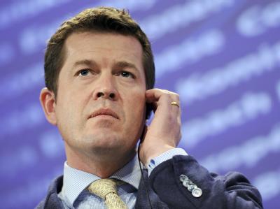 Der ehemalige Verteidigungsminister Karl-Theodor zu Guttenberg während einer Pressekonferenz. Foto: Marius Becker Guttenberg