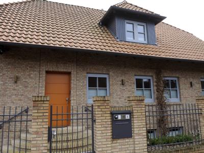 Das Wohnhaus der Familie von Bundespräsident Christian Wulff in Großburgwedel bei Hannover. Foto: Holger Hollemann Wohnhaus der Familie Wulff